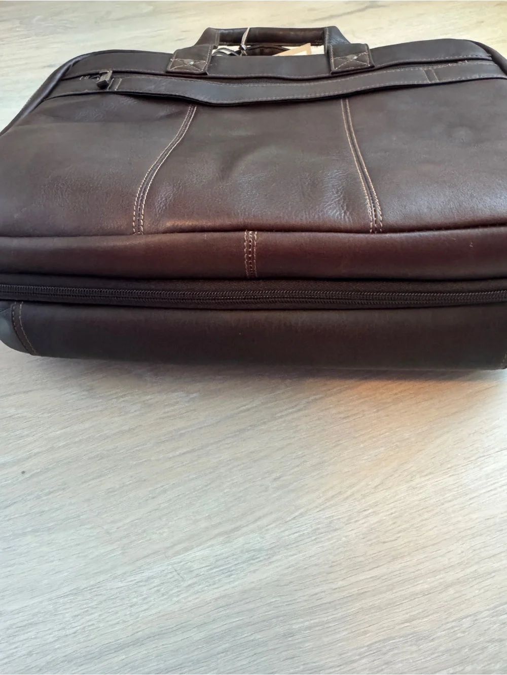 Kenneth Cole Reaction Columbian Leather Business Messenger Bag NWT RFID